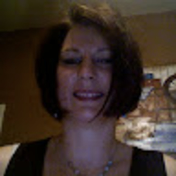 Meet your Posher, Sharon - Picture 1 of 1